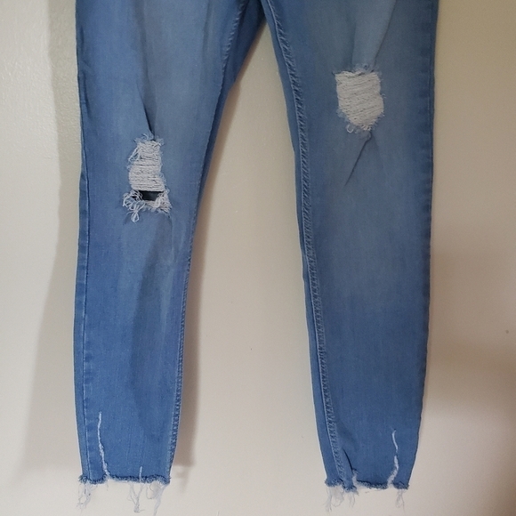 Free People - Shark Bite Raw-Hem Ripped Crop Skinny Jeans in Blue Size 28 - Picture 4 of 12